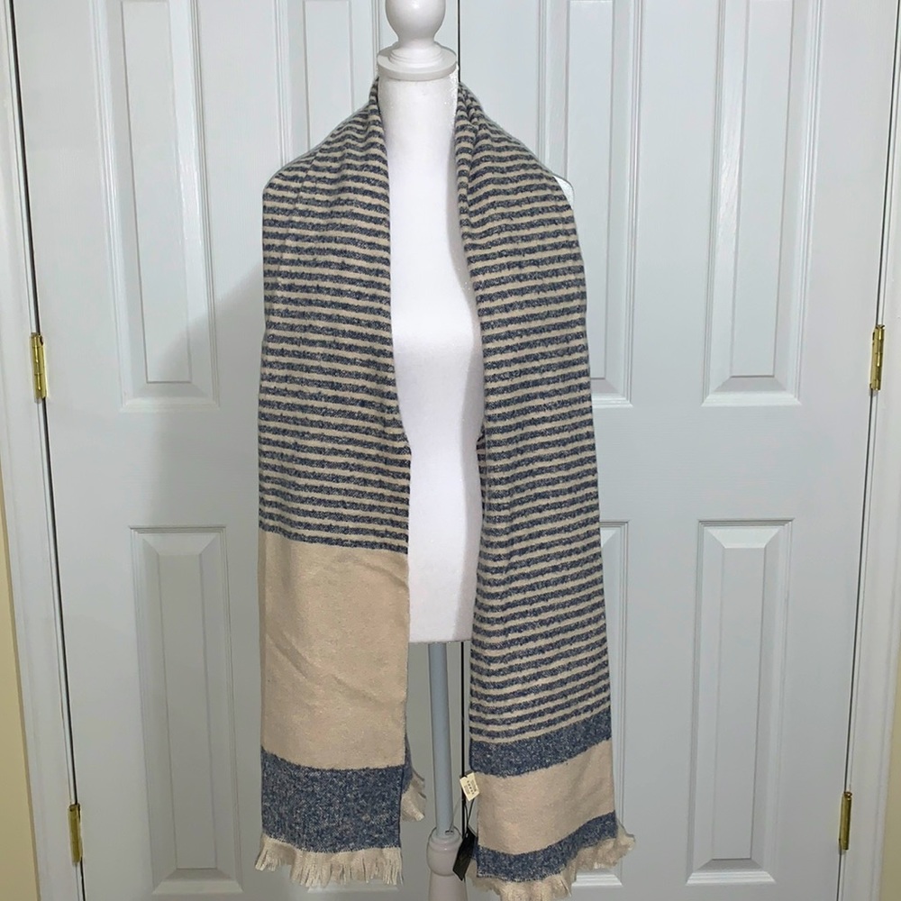 Pretty Persuasions scarf